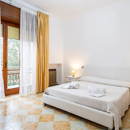 Glem Bed & Breakfast 3*